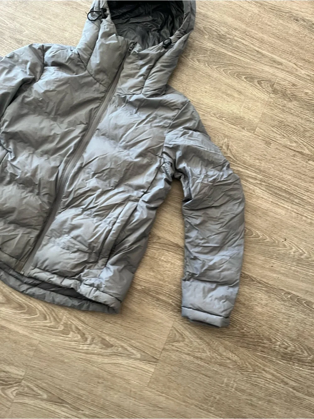 Uniqlo Down Puffer Winter Jacket Seamless Parka Mens Small Gray Hooded 2015